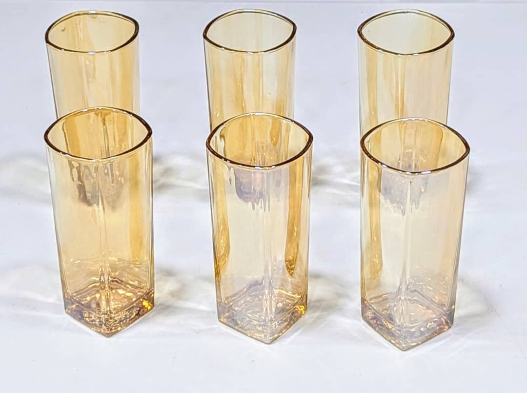 Verre boison doré